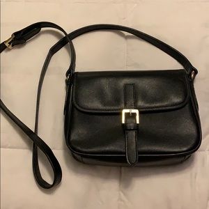 Black shoulder bag